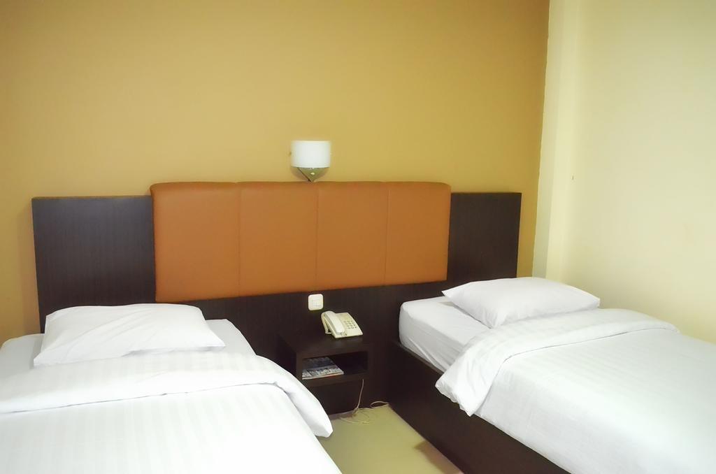 Royal Mamberamo Hotel Соронг Экстерьер фото