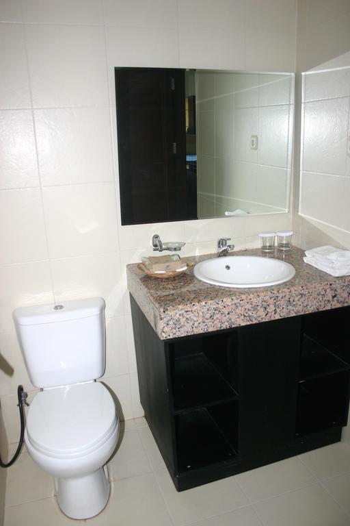 Royal Mamberamo Hotel Соронг Номер фото