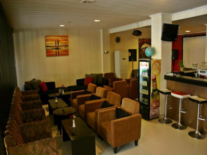 Royal Mamberamo Hotel Соронг Экстерьер фото